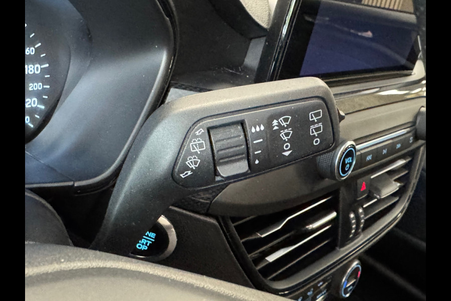 Ford FOCUS Wagon 1.0 EcoBoost ST Line Business NAVIGATIE APPLE CARPLAY AIRCO PDC CRUISE START/STOP LANE-ASSIST KEYLESS-GO