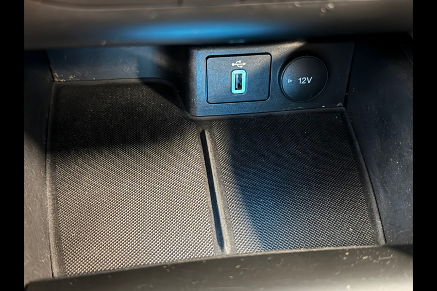 Ford FOCUS Wagon 1.0 EcoBoost ST Line Business NAVIGATIE APPLE CARPLAY AIRCO PDC CRUISE START/STOP LANE-ASSIST KEYLESS-GO