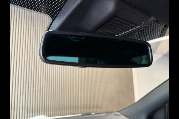 Ford FOCUS Wagon 1.0 EcoBoost ST Line Business NAVIGATIE APPLE CARPLAY AIRCO PDC CRUISE START/STOP LANE-ASSIST KEYLESS-GO