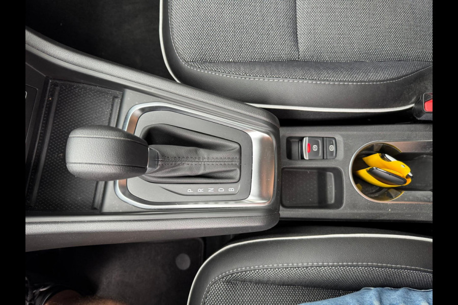 Renault Captur 1.6 E-Tech full hybrid 145 techno Navi / Stoel verwarming / Clima / Full LED