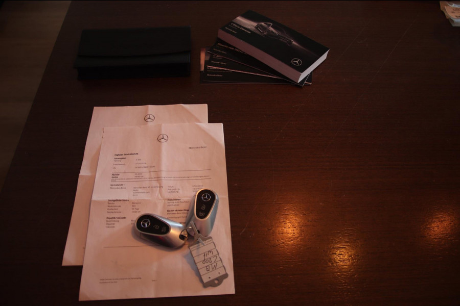 Mercedes-Benz C-Klasse 200 AMG PANO-CAMERA-SFEER-CARPLAY