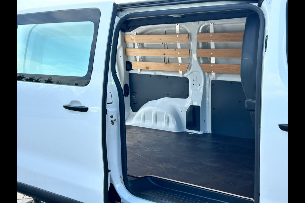 Peugeot Expert 1.5 BlueHDI 102 PK / 1e EIG / 3-ZITS / L2H1 / TREKHAAK / AIRCO / CRUISE / NAVI / SCHUIFDEUR