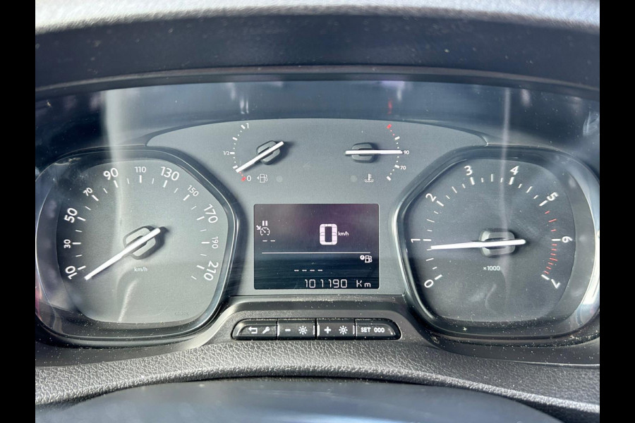 Peugeot Expert 1.5 BlueHDI 102 PK / 1e EIG / 3-ZITS / L2H1 / TREKHAAK / AIRCO / CRUISE / NAVI / SCHUIFDEUR