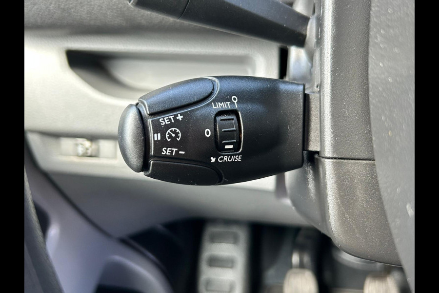 Peugeot Expert 1.5 BlueHDI 102 PK / 1e EIG / 3-ZITS / L2H1 / TREKHAAK / AIRCO / CRUISE / NAVI / SCHUIFDEUR