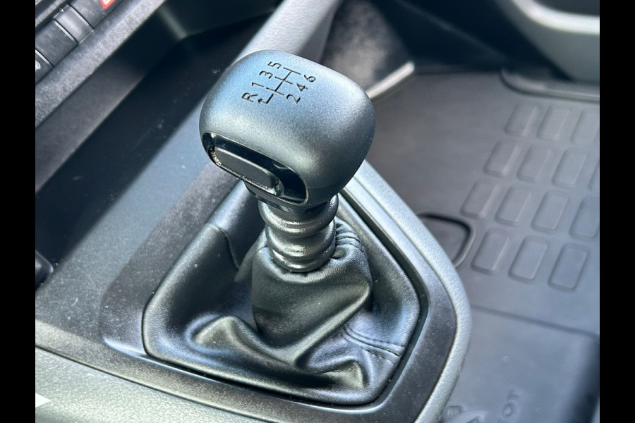Peugeot Expert 1.5 BlueHDI 102 PK / 1e EIG / 3-ZITS / L2H1 / TREKHAAK / AIRCO / CRUISE / NAVI / SCHUIFDEUR
