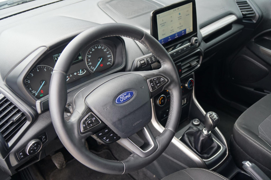 Ford EcoSport 1.0 EcoBoost Titanium + CAMERA / SENSOREN / STOEL, STUURWIEL & VOORRUITVERWARMING