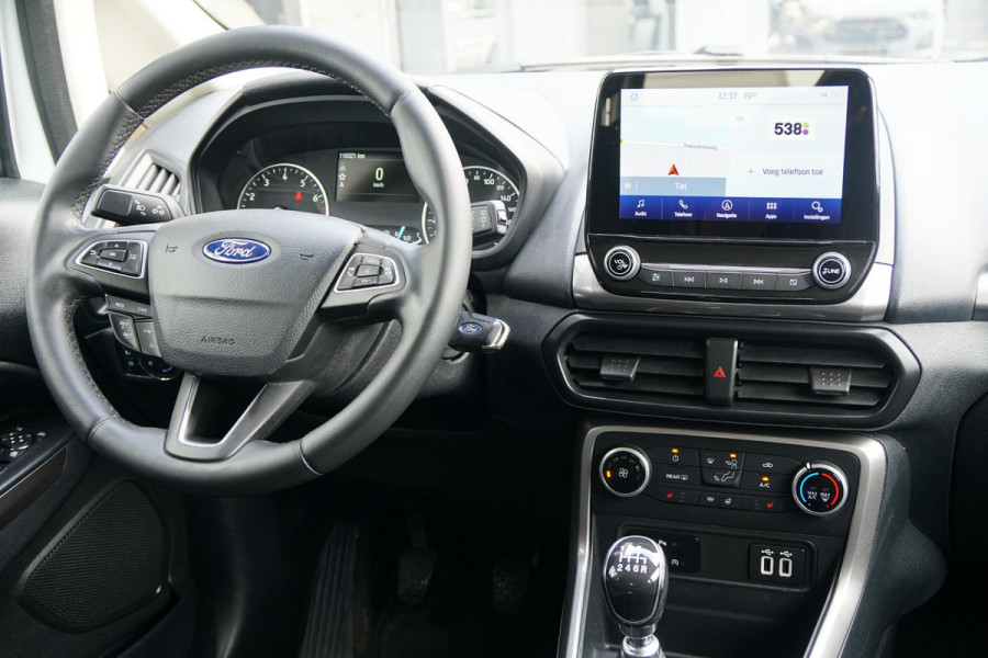 Ford EcoSport 1.0 EcoBoost Titanium + CAMERA / SENSOREN / STOEL, STUURWIEL & VOORRUITVERWARMING