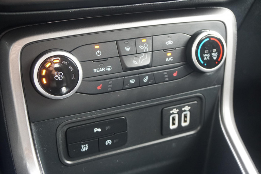 Ford EcoSport 1.0 EcoBoost Titanium + CAMERA / SENSOREN / STOEL, STUURWIEL & VOORRUITVERWARMING