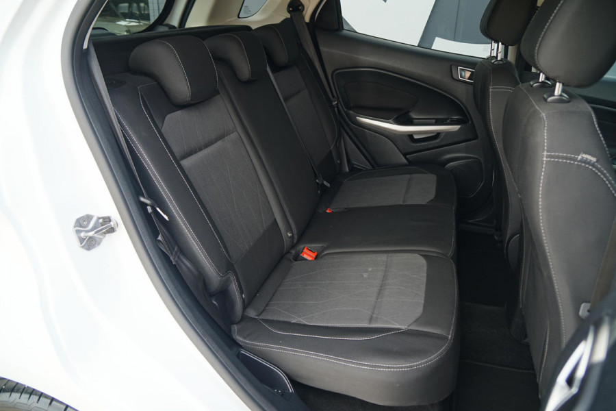 Ford EcoSport 1.0 EcoBoost Titanium + CAMERA / SENSOREN / STOEL, STUURWIEL & VOORRUITVERWARMING