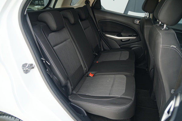 Ford EcoSport 1.0 EcoBoost Titanium + CAMERA / SENSOREN / STOEL, STUURWIEL & VOORRUITVERWARMING