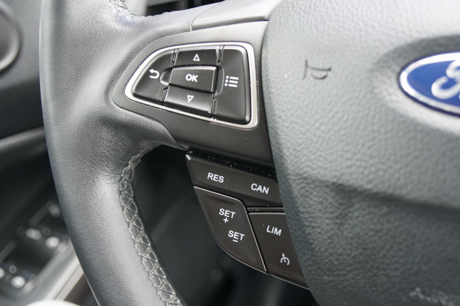 Ford EcoSport 1.0 EcoBoost Titanium + CAMERA / SENSOREN / STOEL, STUURWIEL & VOORRUITVERWARMING