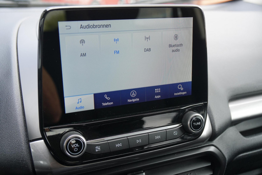Ford EcoSport 1.0 EcoBoost Titanium + CAMERA / SENSOREN / STOEL, STUURWIEL & VOORRUITVERWARMING