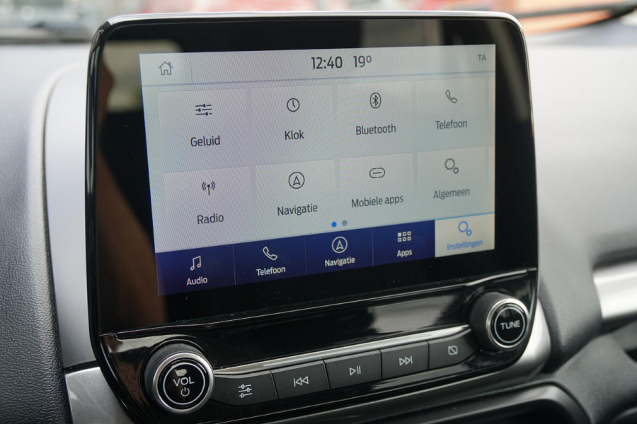Ford EcoSport 1.0 EcoBoost Titanium + CAMERA / SENSOREN / STOEL, STUURWIEL & VOORRUITVERWARMING
