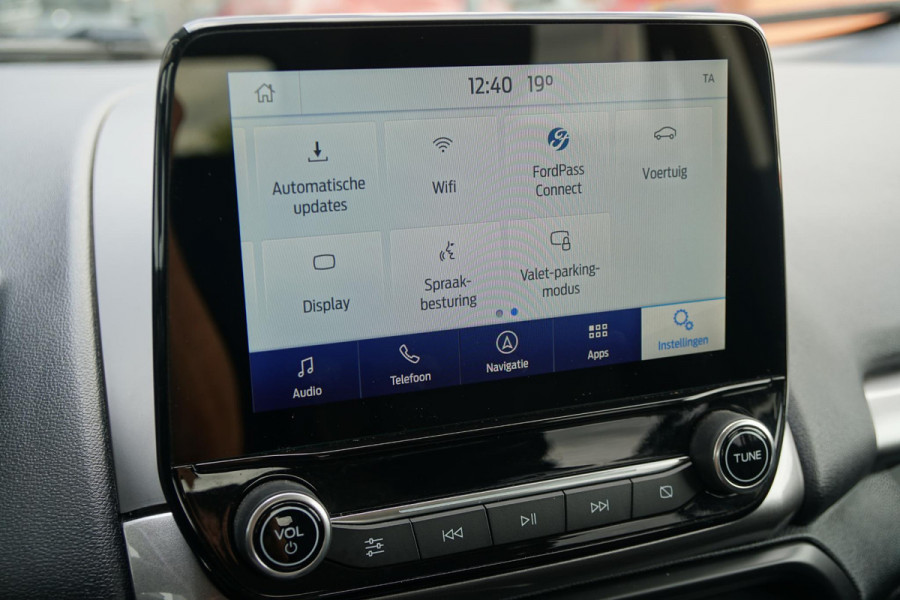 Ford EcoSport 1.0 EcoBoost Titanium + CAMERA / SENSOREN / STOEL, STUURWIEL & VOORRUITVERWARMING