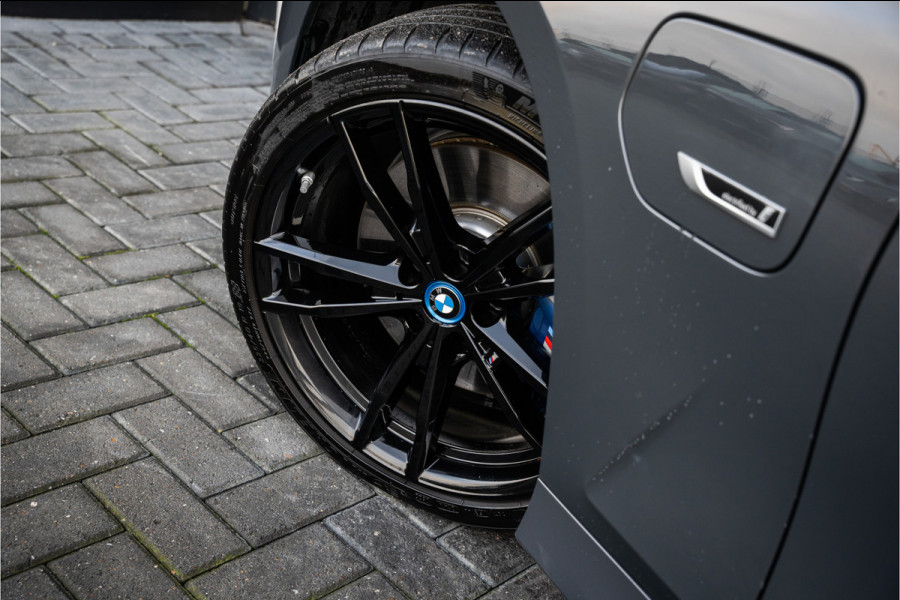 BMW 3-serie 330e G21 - M Sport | Panorama | Keyless | HUD | Cruise Control