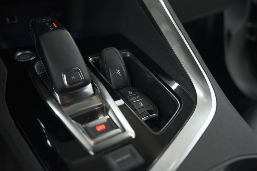 Peugeot 3008 1.6 PureTech 180 GT Line | Camera | Dodehoekdetectie | Adaptieve Cruise Control | Elektronische Kofferklep