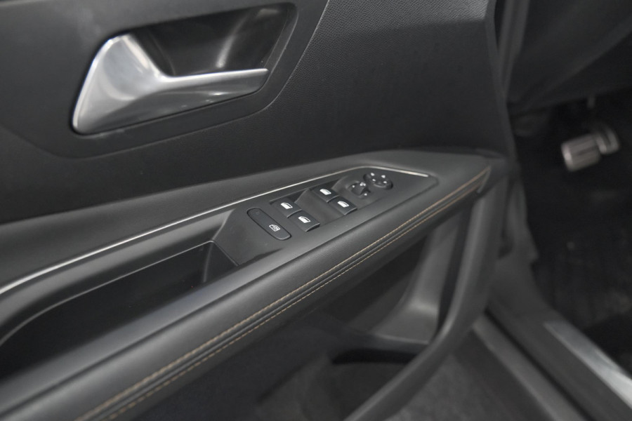 Peugeot 3008 1.6 PureTech 180 GT Line | Camera | Dodehoekdetectie | Adaptieve Cruise Control | Elektronische Kofferklep