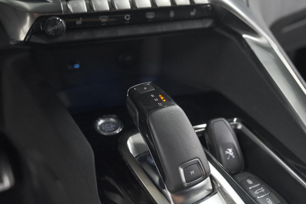 Peugeot 3008 1.6 PureTech 180 GT Line | Camera | Dodehoekdetectie | Adaptieve Cruise Control | Elektronische Kofferklep