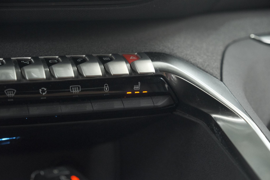 Peugeot 3008 1.6 PureTech 180 GT Line | Camera | Dodehoekdetectie | Adaptieve Cruise Control | Elektronische Kofferklep