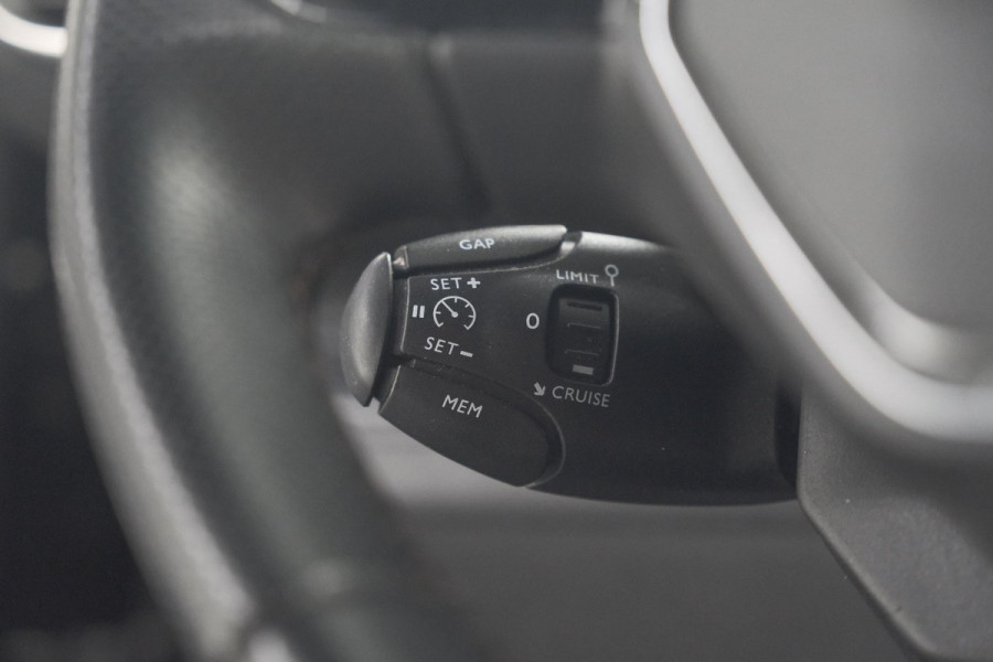 Peugeot 3008 1.6 PureTech 180 GT Line | Camera | Dodehoekdetectie | Adaptieve Cruise Control | Elektronische Kofferklep