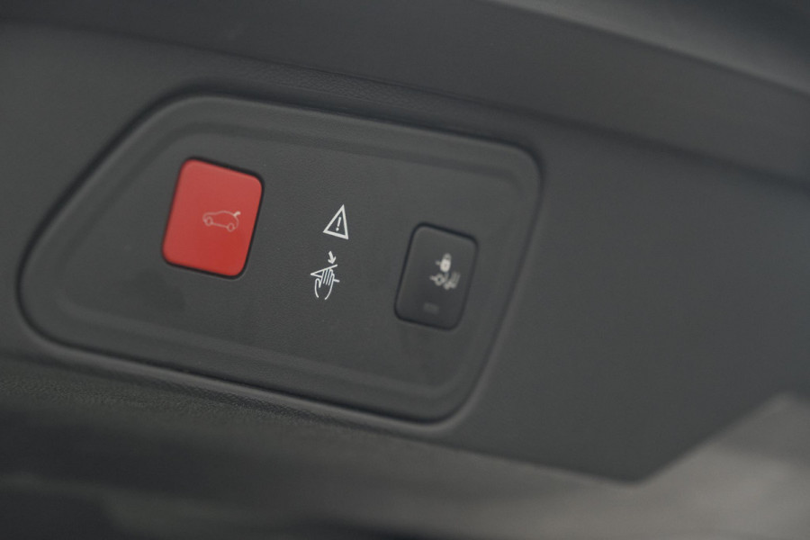 Peugeot 3008 1.6 PureTech 180 GT Line | Camera | Dodehoekdetectie | Adaptieve Cruise Control | Elektronische Kofferklep