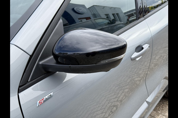Ford Kuga 2.5 PHEV ST-Line X 243pk | Driver Assistance pack | Matrix LED | Black Package | Wegklapbare Trekhaak | Panoramadak | Winterpack | 2.100kg Trekgewicht