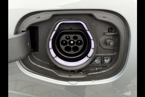 Ford Kuga 2.5 PHEV ST-Line X 243pk | Driver Assistance pack | Matrix LED | Black Package | Wegklapbare Trekhaak | Panoramadak | Winterpack | 2.100kg Trekgewicht
