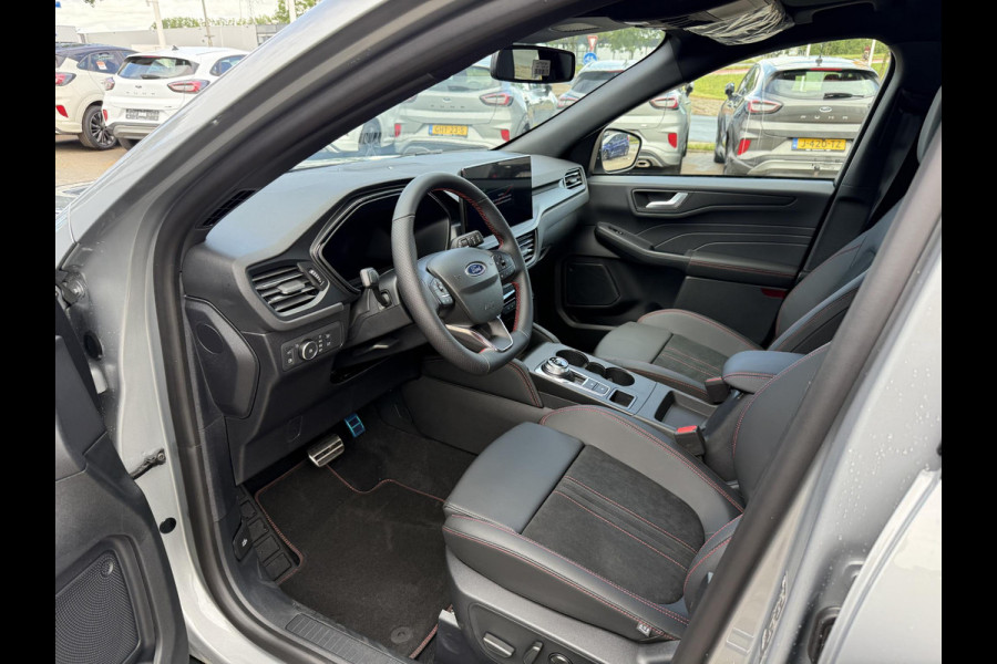 Ford Kuga 2.5 PHEV ST-Line X 243pk | Driver Assistance pack | Matrix LED | Black Package | Wegklapbare Trekhaak | Panoramadak | Winterpack | 2.100kg Trekgewicht