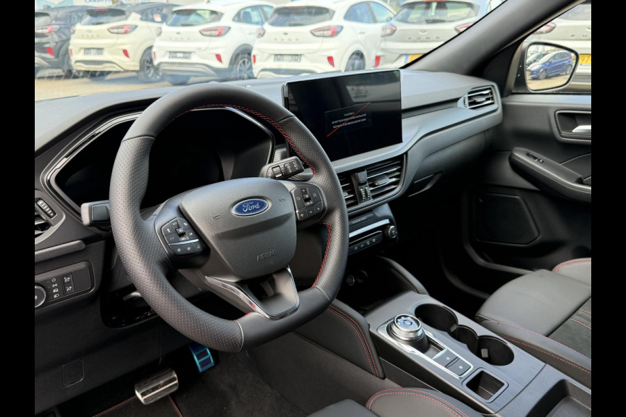 Ford Kuga 2.5 PHEV ST-Line X 243pk | Driver Assistance pack | Matrix LED | Black Package | Wegklapbare Trekhaak | Panoramadak | Winterpack | 2.100kg Trekgewicht