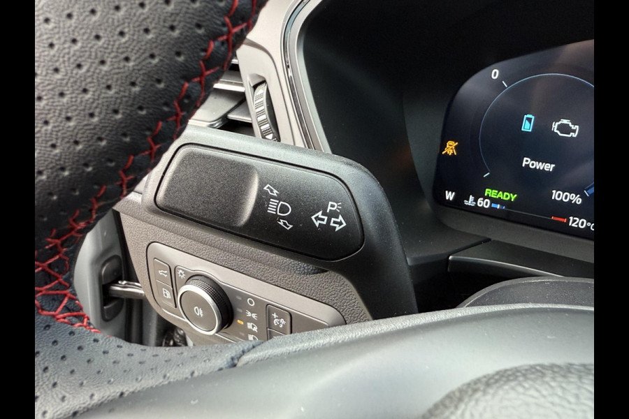 Ford Kuga 2.5 PHEV ST-Line X 243pk | Driver Assistance pack | Matrix LED | Black Package | Wegklapbare Trekhaak | Panoramadak | Winterpack | 2.100kg Trekgewicht