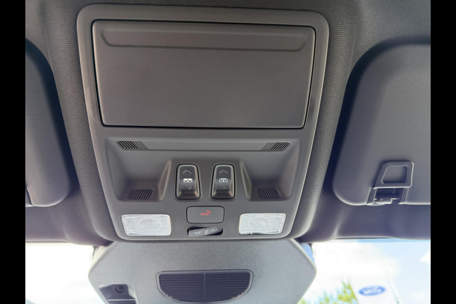 Ford Kuga 2.5 PHEV ST-Line X 243pk | Driver Assistance pack | Matrix LED | Black Package | Wegklapbare Trekhaak | Panoramadak | Winterpack | 2.100kg Trekgewicht