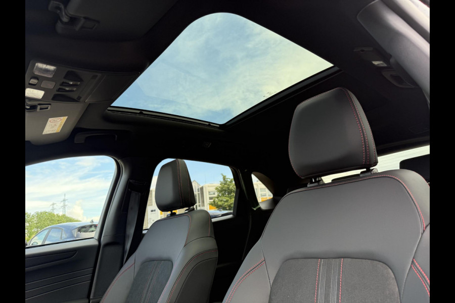 Ford Kuga 2.5 PHEV ST-Line X 243pk | Driver Assistance pack | Matrix LED | Black Package | Wegklapbare Trekhaak | Panoramadak | Winterpack | 2.100kg Trekgewicht