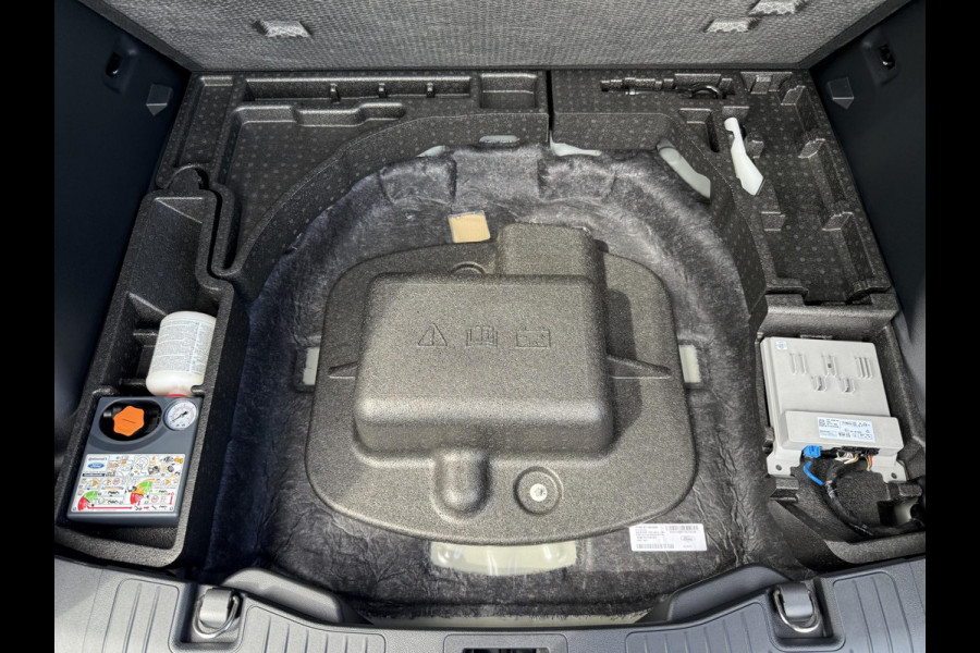 Ford Kuga 2.5 PHEV ST-Line X 243pk | Driver Assistance pack | Matrix LED | Black Package | Wegklapbare Trekhaak | Panoramadak | Winterpack | 2.100kg Trekgewicht