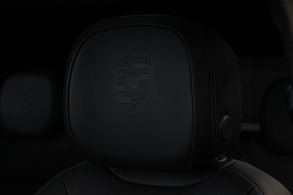 Porsche Cayenne 3.0 E-Hybrid *Burmester 3D / Achteras-besturing / Panorama / Passenger-display / Keyless / HUD*
