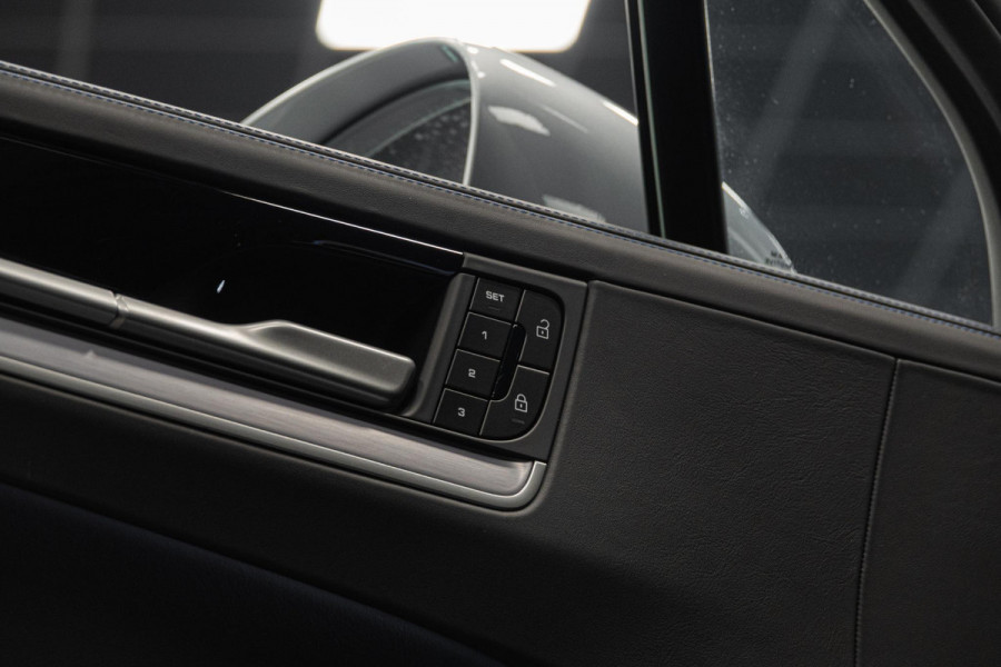 Porsche Cayenne 3.0 E-Hybrid *Burmester 3D / Achteras-besturing / Panorama / Passenger-display / Keyless / HUD*
