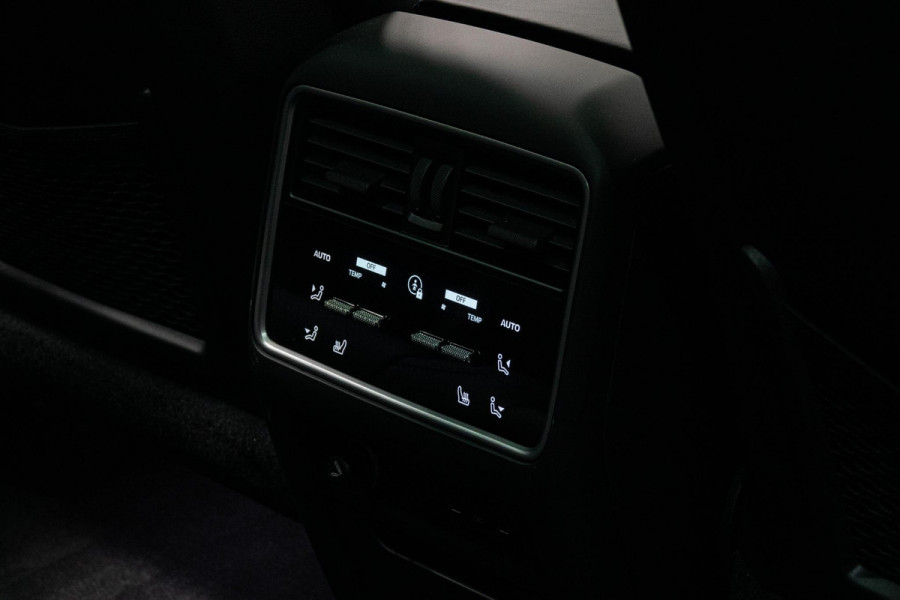 Porsche Cayenne 3.0 E-Hybrid *Burmester 3D / Achteras-besturing / Panorama / Passenger-display / Keyless / HUD*