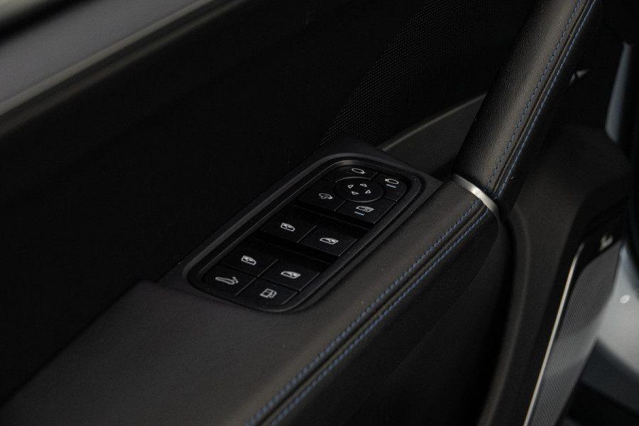 Porsche Cayenne 3.0 E-Hybrid *Burmester 3D / Achteras-besturing / Panorama / Passenger-display / Keyless / HUD*