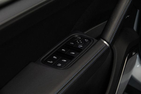 Porsche Cayenne 3.0 E-Hybrid *Burmester 3D / Achteras-besturing / Panorama / Passenger-display / Keyless / HUD*