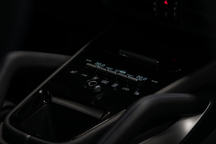Porsche Cayenne 3.0 E-Hybrid *Burmester 3D / Achteras-besturing / Panorama / Passenger-display / Keyless / HUD*