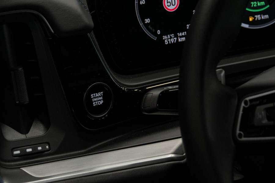 Porsche Cayenne 3.0 E-Hybrid *Burmester 3D / Achteras-besturing / Panorama / Passenger-display / Keyless / HUD*