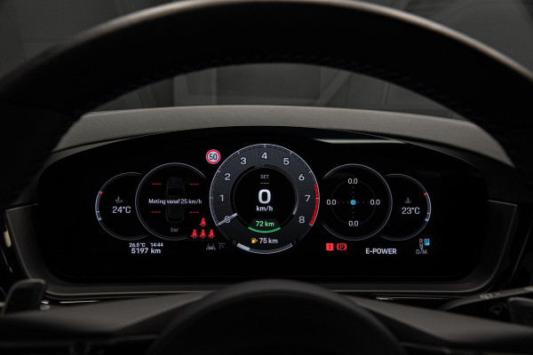 Porsche Cayenne 3.0 E-Hybrid *Burmester 3D / Achteras-besturing / Panorama / Passenger-display / Keyless / HUD*