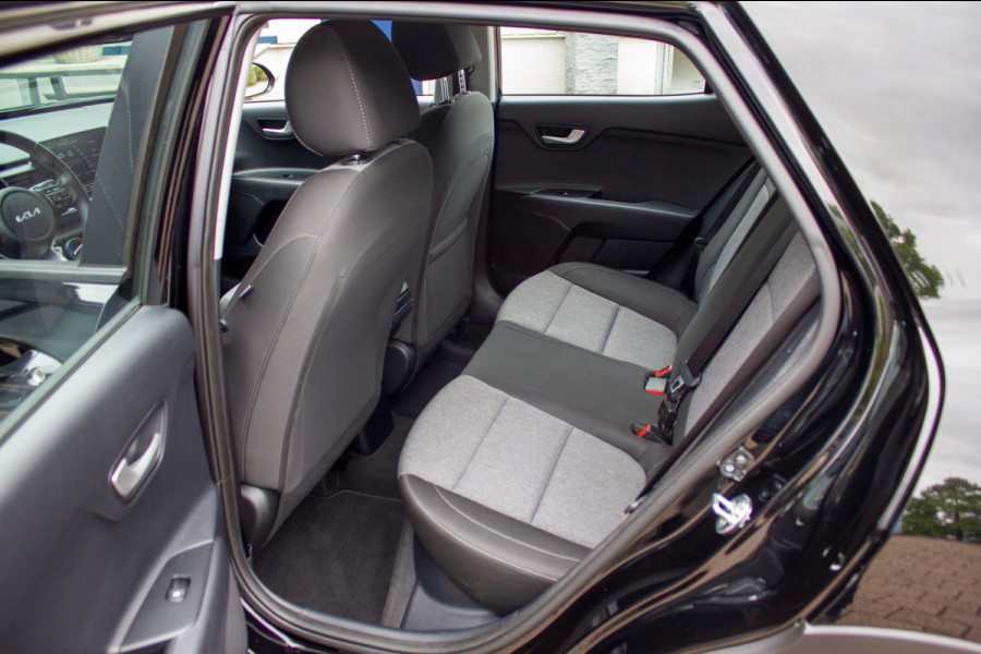 Kia Stonic 1.2 MPi Design Edition|Prijs rijklaar incl. 12 mnd garantie|Carplay Bletooth PDC LMV Stoelverwarming