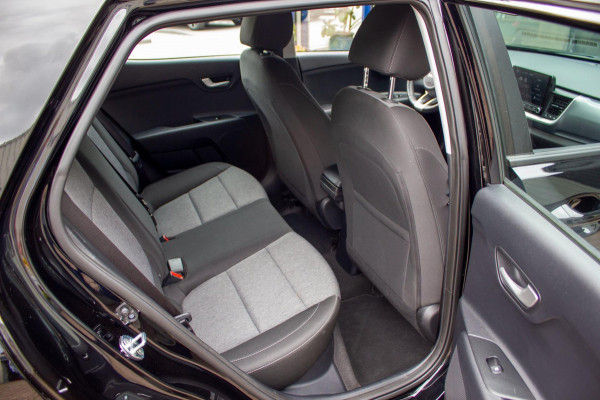 Kia Stonic 1.2 MPi Design Edition|Prijs rijklaar incl. 12 mnd garantie|Carplay Bletooth PDC LMV Stoelverwarming