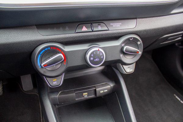 Kia Stonic 1.2 MPi Design Edition|Prijs rijklaar incl. 12 mnd garantie|Carplay Bletooth PDC LMV Stoelverwarming