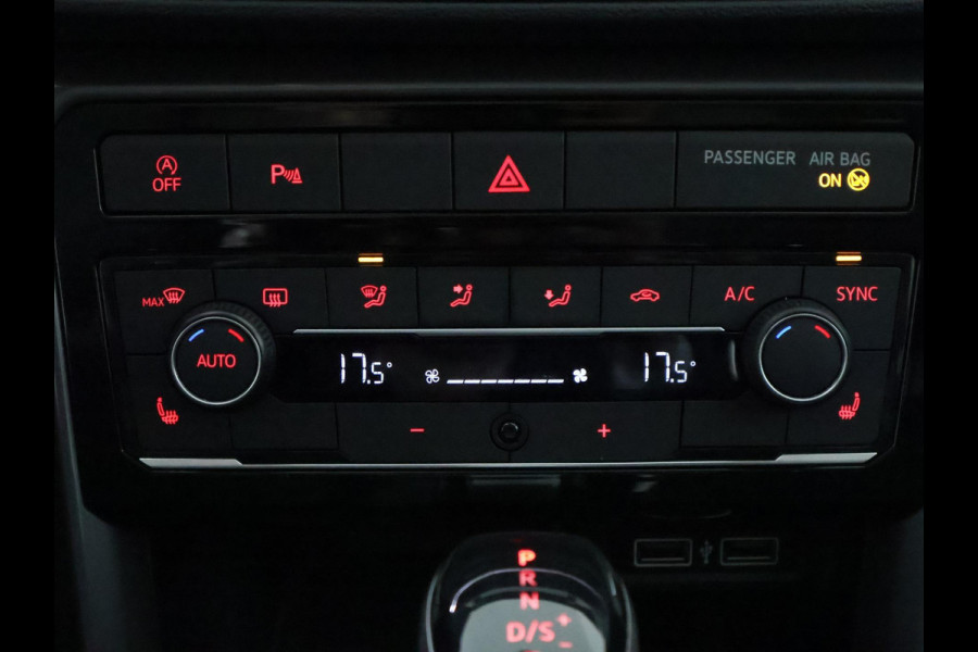 Volkswagen T-Cross 1.0 TSI Style Automaat | 1e eigenaar | Navigatie | Stoelverwarming | Camera |