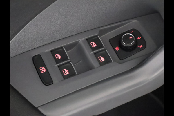 Volkswagen T-Cross 1.0 TSI Style Automaat | 1e eigenaar | Navigatie | Stoelverwarming | Camera |