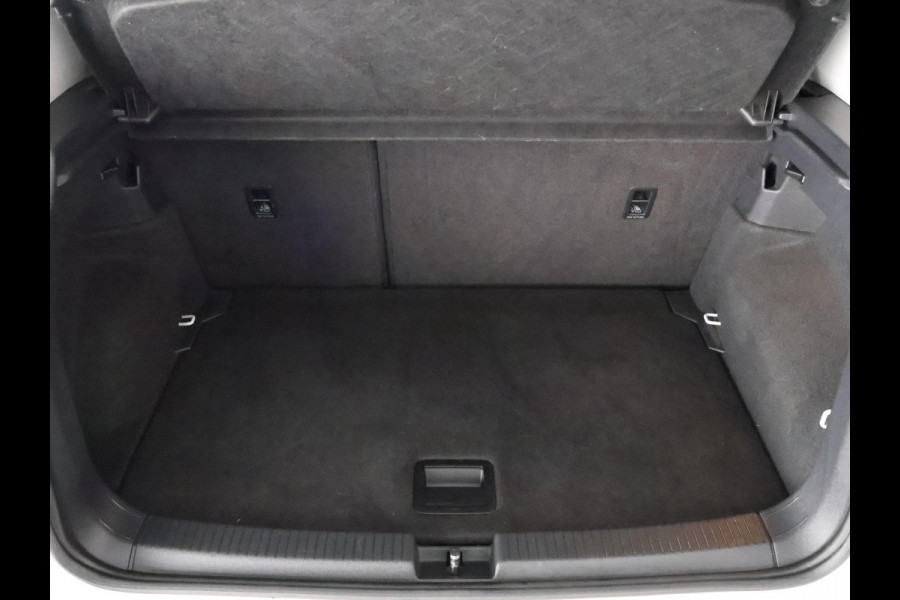 Volkswagen T-Cross 1.0 TSI Style Automaat | 1e eigenaar | Navigatie | Stoelverwarming | Camera |