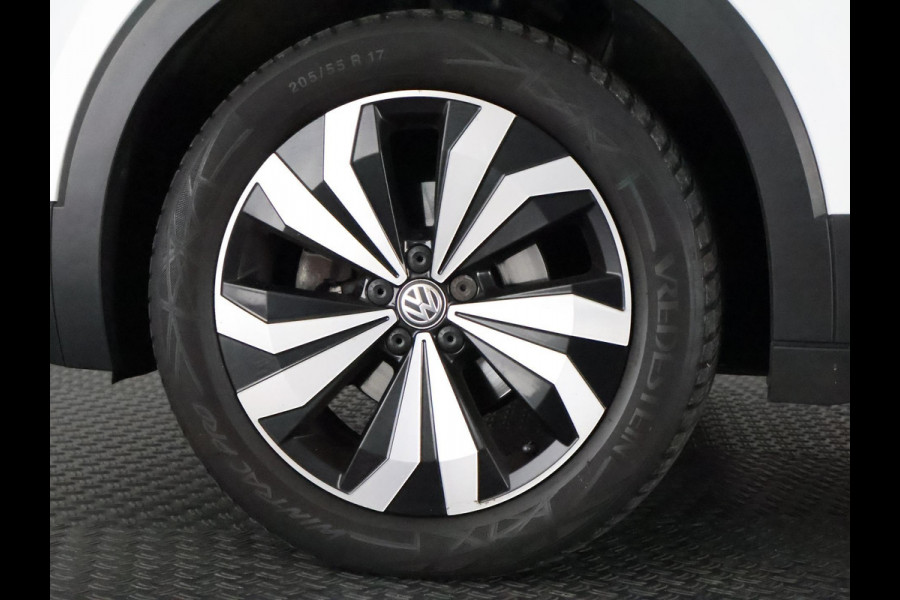 Volkswagen T-Cross 1.0 TSI Style Automaat | 1e eigenaar | Navigatie | Stoelverwarming | Camera |