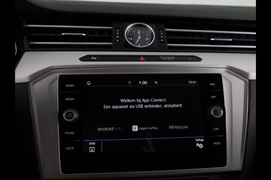 Volkswagen Passat Variant 1.4 TSI Comfortline Business | Clima | PDC | Apple carplay & Android auto |