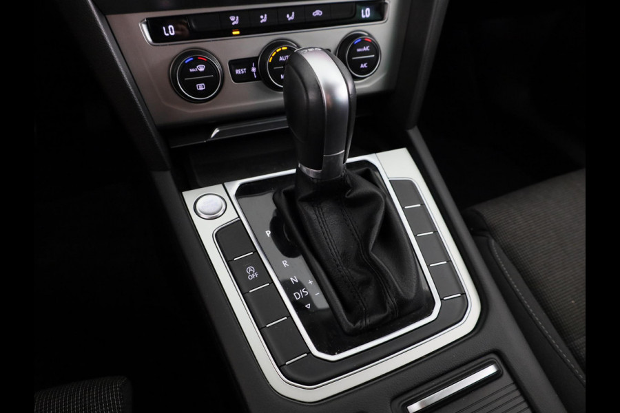 Volkswagen Passat Variant 1.4 TSI Comfortline Business | Clima | PDC | Apple carplay & Android auto |